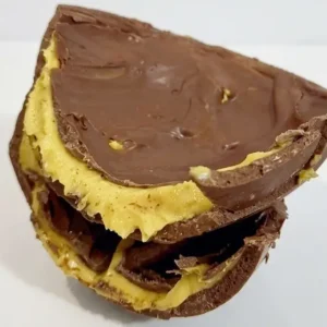 Ovos recheados de chocolate